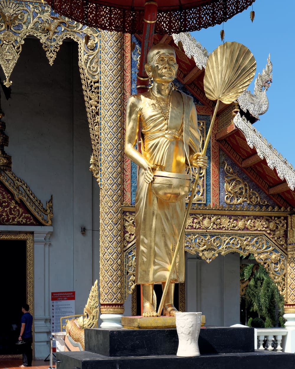 A golden statue at a Thai temple